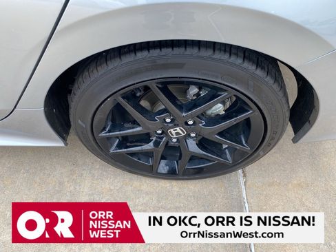 Used 2025 Honda Civic Sport image 9