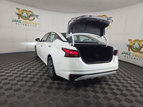 Used 2024 Nissan Altima 2.5 SV FWD image 31