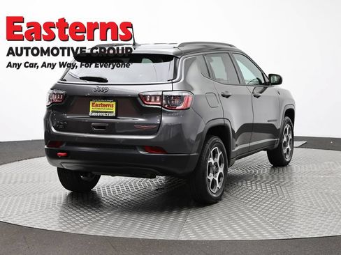 Used 2022 Jeep Compass Trailhawk w/ Trailhawk Convenience Group AWD/4WD image 5