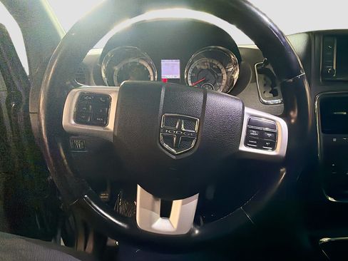 Used 2019 Dodge Grand Caravan GT FWD image 17