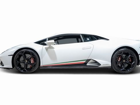 Used 2020 Lamborghini Huracan EVO image 27