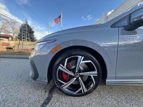 New 2026 Volkswagen GTI SE FWD image 10
