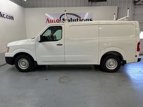 Used 2018 Nissan NV 3500 S image 4