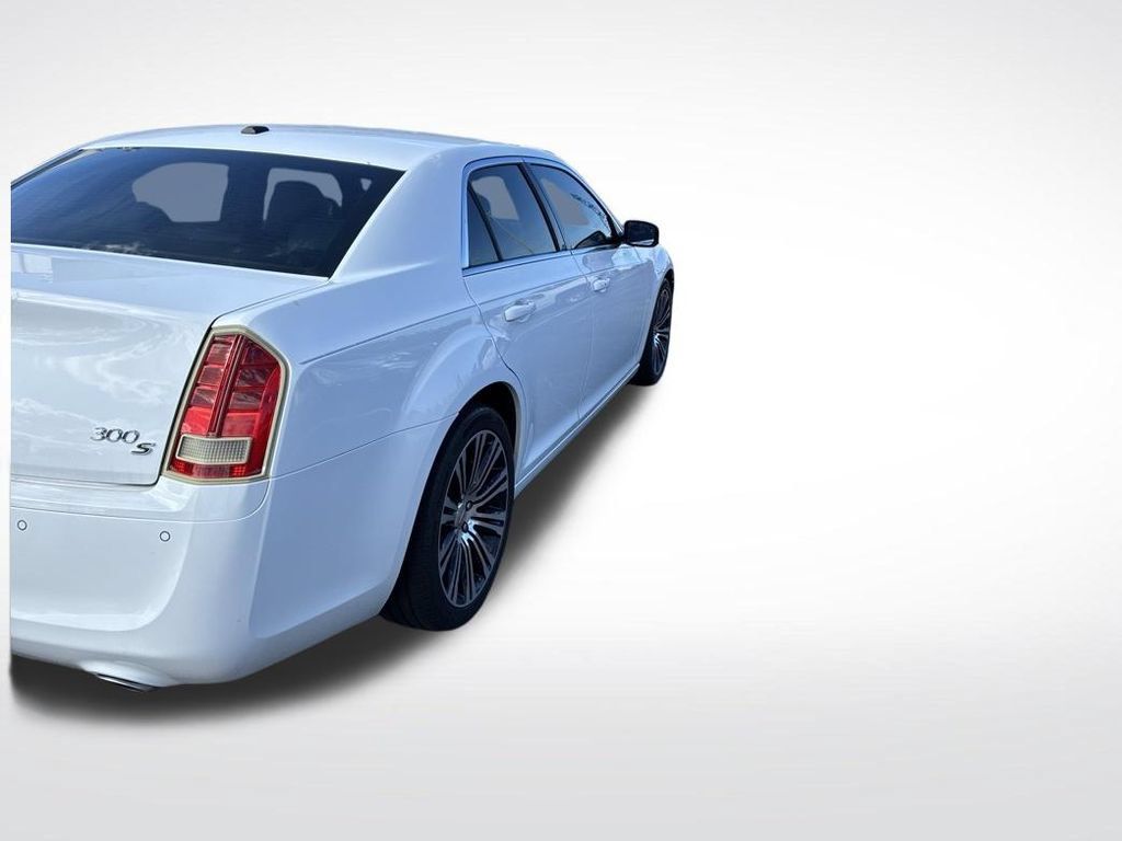 Used 2013 Chrysler 300 S w/ Light Group RWD image 4