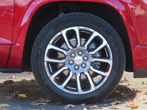 Used 2023 GMC Acadia Denali w/ Denali Ultimate Package image 17