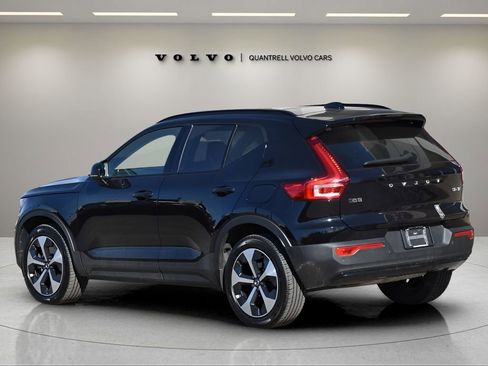 Certified 2025 Volvo XC40 B5 Plus w/ Protection Package Premier image 6