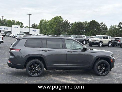 Used 2021 Jeep Grand Cherokee L Laredo AWD/4WD image 8