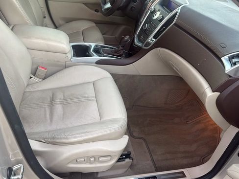 Used 2011 Cadillac SRX Luxury image 14