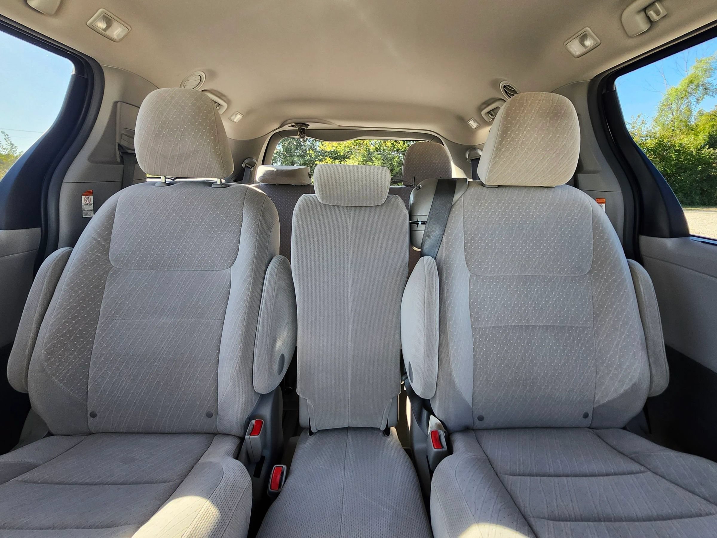 Used 2017 Toyota Sienna LE FWD image 21