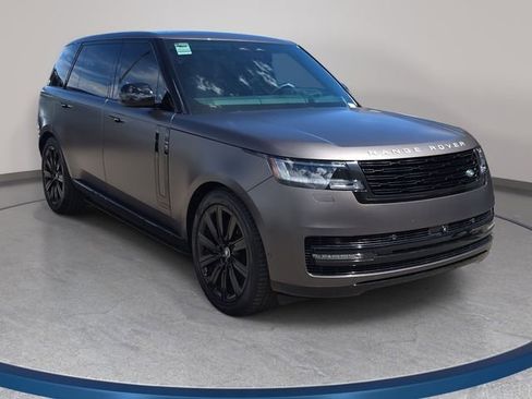 Certified 2025 Land Rover Range Rover Long Wheelbase Autobiography image 4