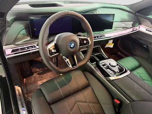New 2026 BMW 750e xDrive image 24