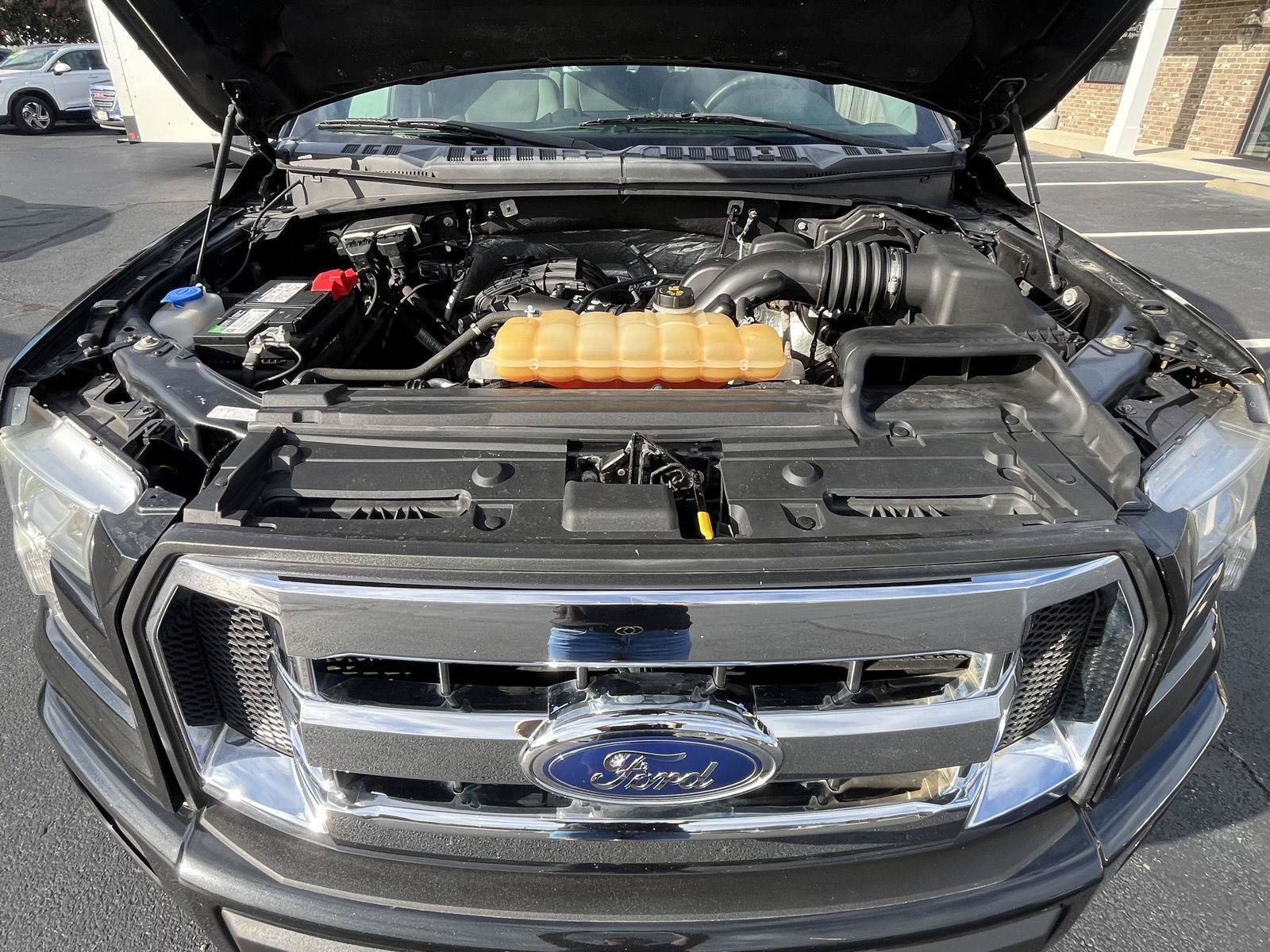Used 2015 Ford F150 XL w/ Equipment Group 101A Mid AWD/4WD image 22