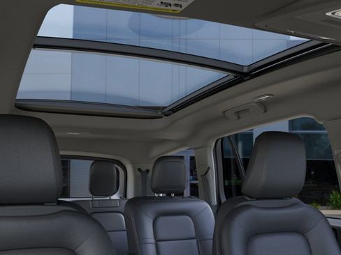 New 2026 Lincoln Aviator AWD w/ Jet Appearance Package image 22