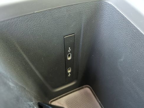 Used 2026 Volkswagen Tiguan SE FWD image 41