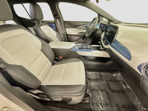 Used 2024 Chevrolet Equinox EV LT FWD image 28