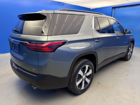 Used 2023 Chevrolet Traverse LT w/ LT Premium Package image 7