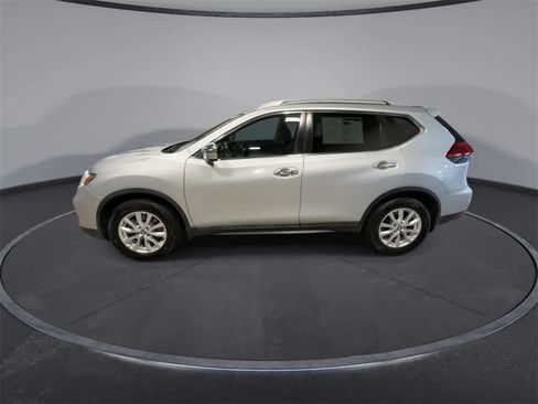 Used 2017 Nissan Rogue SV w/ SV Family Package image 5