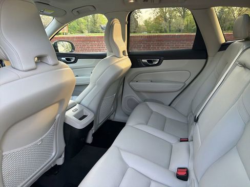 Used 2024 Volvo XC60 B5 Core w/ Climate Package image 21