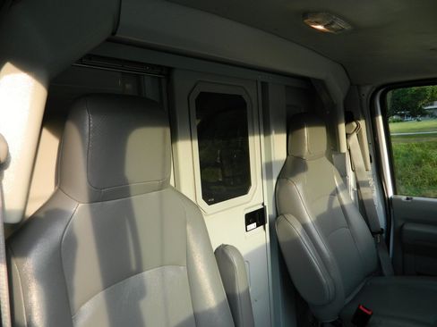 Used 2023 Ford E-350 and Econoline 350 Super Duty w/ Power Windows & Locks Group RWD image 20