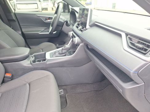 Used 2025 Toyota RAV4 SE image 35