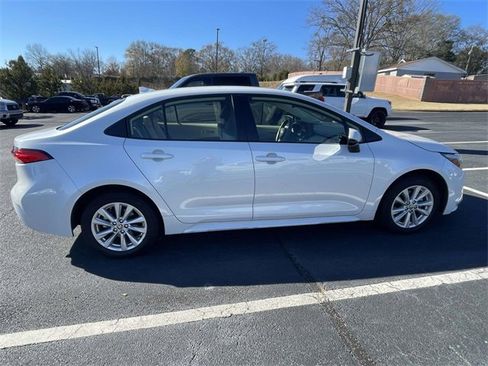 Used 2024 Toyota Corolla LE image 11