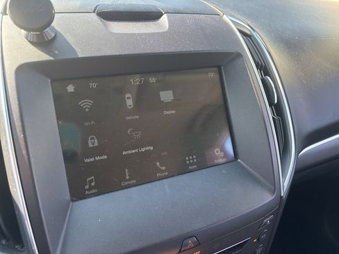 Used 2016 Ford Edge Titanium image 19