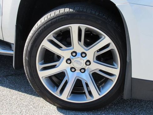 Used 2015 Cadillac Escalade Luxury image 6