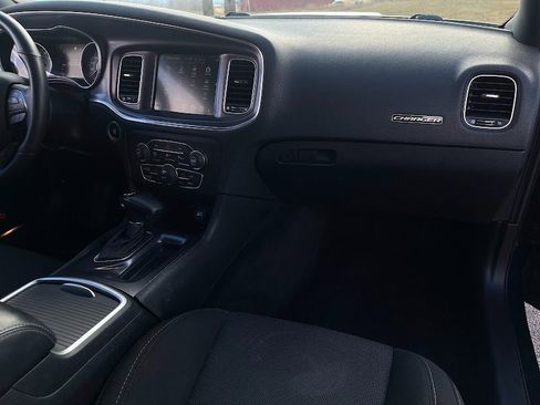 Used 2016 Dodge Charger R/T Scat Pack w/ Beats Audio Group image 38