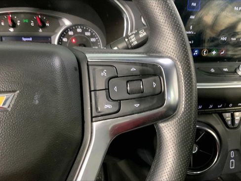 Used 2025 Chevrolet Blazer LT AWD/4WD image 19