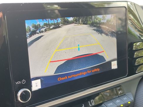 Used 2025 Toyota Camry SE FWD image 26