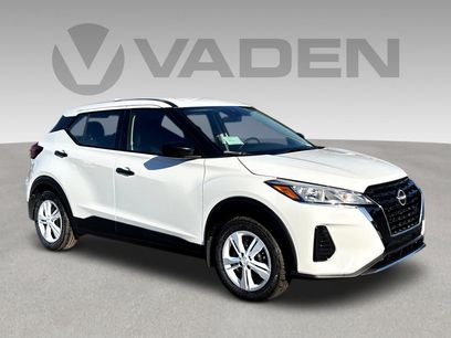 Used 2025 Nissan Kicks Play S