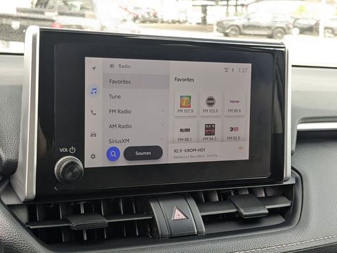 Used 2025 Toyota RAV4 XLE image 15