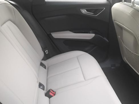 Used 2025 Audi Q4 e-tron Premium image 24