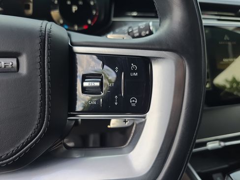 Certified 2024 Land Rover Range Rover SV AWD/4WD image 18