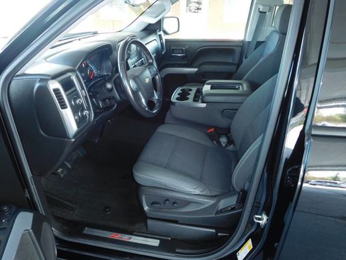 Used 2018 Chevrolet Silverado 1500 LT w/ Midnight Edition AWD/4WD image 16