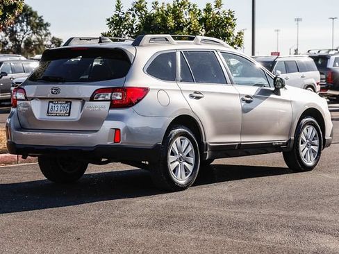 Used 2016 Subaru Outback 2.5i Premium AWD/4WD image 5