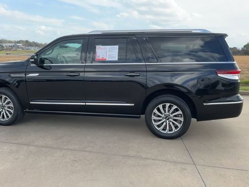 Used 2024 Lincoln Navigator L 4WD image 5