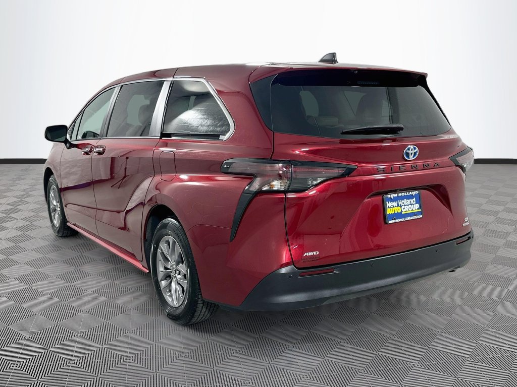 Certified 2023 Toyota Sienna XLE AWD/4WD image 5