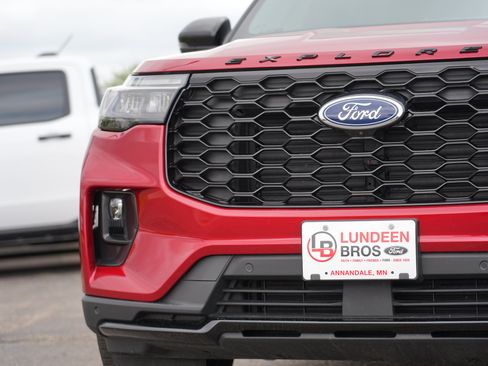 Used 2025 Ford Explorer ST-Line w/ Premium Package AWD/4WD image 11