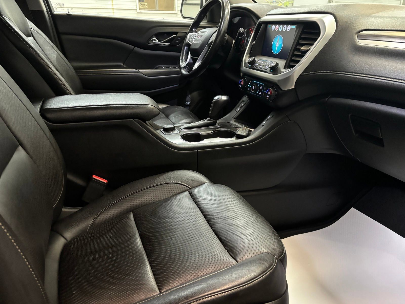 Used 2018 GMC Acadia SLT AWD/4WD image 26
