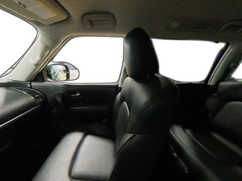 Used 2021 Nissan Armada SV image 44