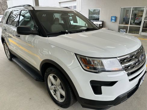 Certified 2019 Ford Explorer FWD image 8