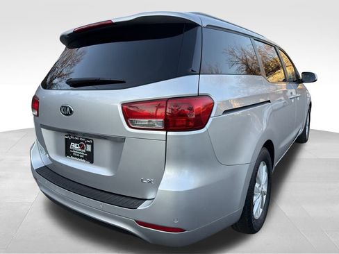 Used 2016 Kia Sedona LX w/ LX Convenience Package image 6