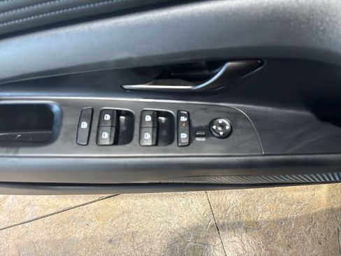 Used 2025 Hyundai Elantra SEL FWD image 13