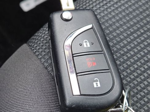Used 2025 Toyota RAV4 LE AWD/4WD image 33