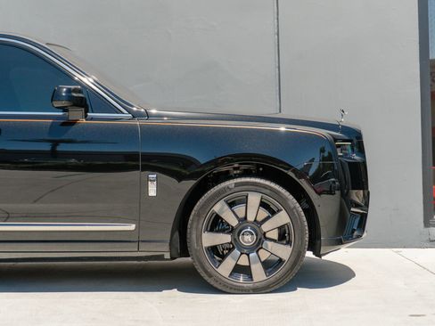 Used 2025 Rolls-Royce Cullinan image 31