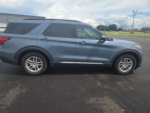 Used 2025 Ford Explorer Active RWD image 16
