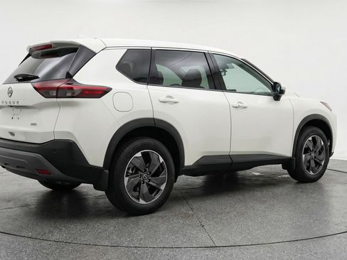 Used 2025 Nissan Rogue SV FWD image 9