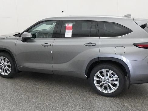 New 2026 Toyota Highlander Limited AWD/4WD image 4