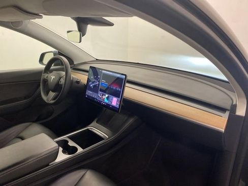Used 2021 Tesla Model Y Long Range image 20